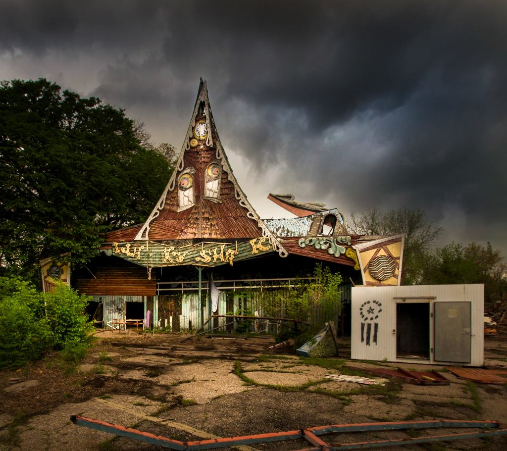 Unveiling the Enchanting Secrets of Abandoned Wonderland: A Guide to Exploring Closed-down Theme Parks
