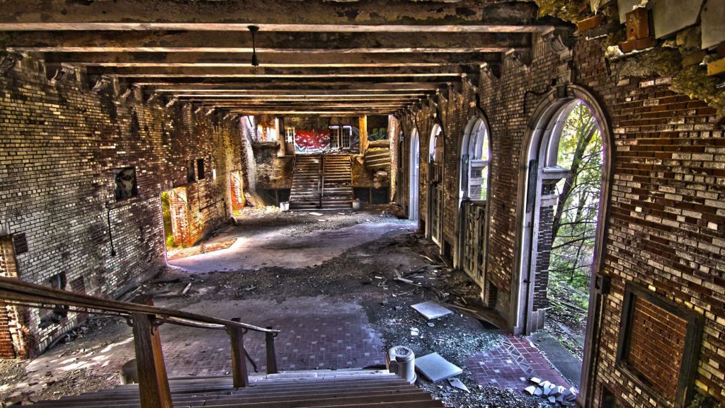 Uncover the Secrets of the Past: Urban Exploration 101