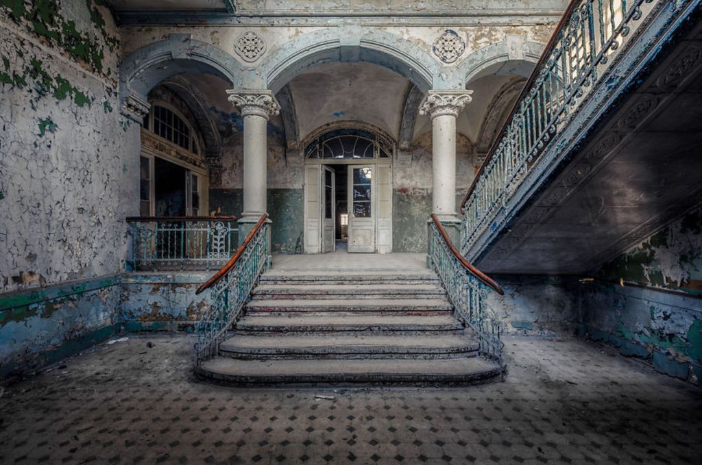 Unveiling the Forgotten: Exploring Urban Landscapes' Abandoned Buildings