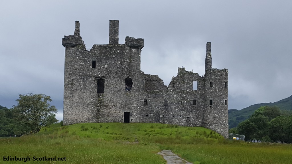 Unveiling the Enchanting Splendor of Abandoned Fortresses: Ruined Castles Beckon Adventurers
