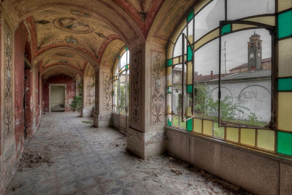 "Unveiling the Haunting Beauty of Abandoned Places: A Journey Through Forgotten Landscapes"